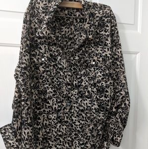 Final Markdown Fun animal like print dress shirt